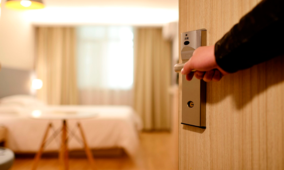 „Pluskwy w materacu” – hotelowy problem, czy wymysł klientów?
